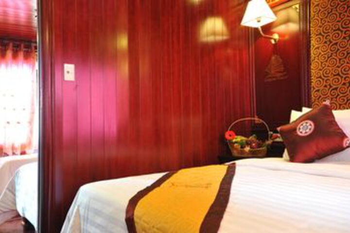 Room 27 of 64