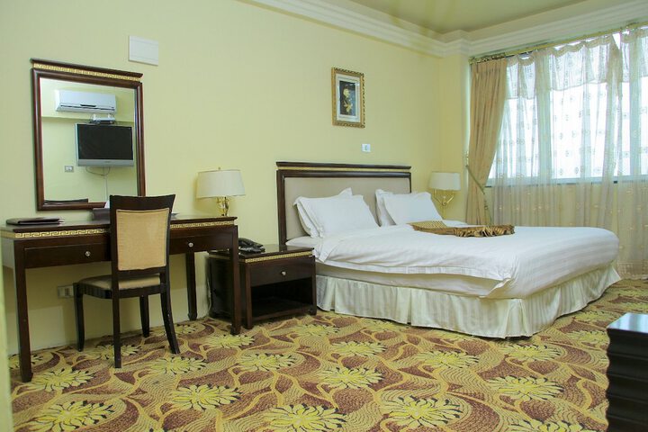 Room 22 of 66