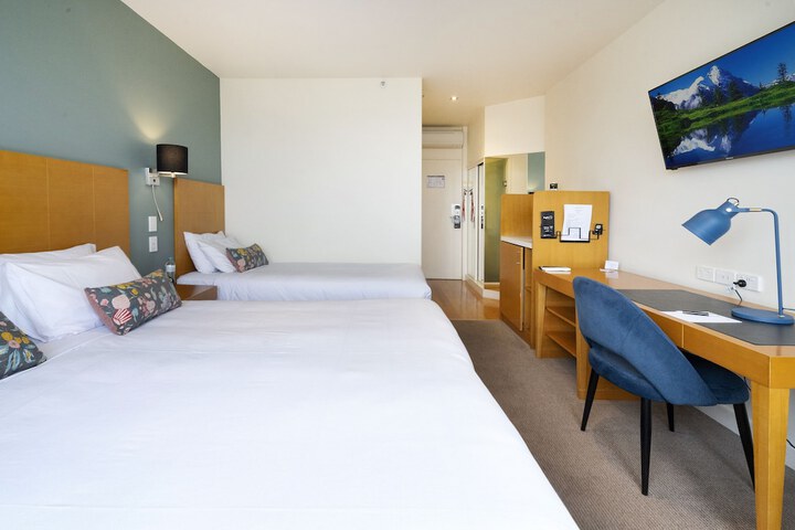Room 11 of 82
