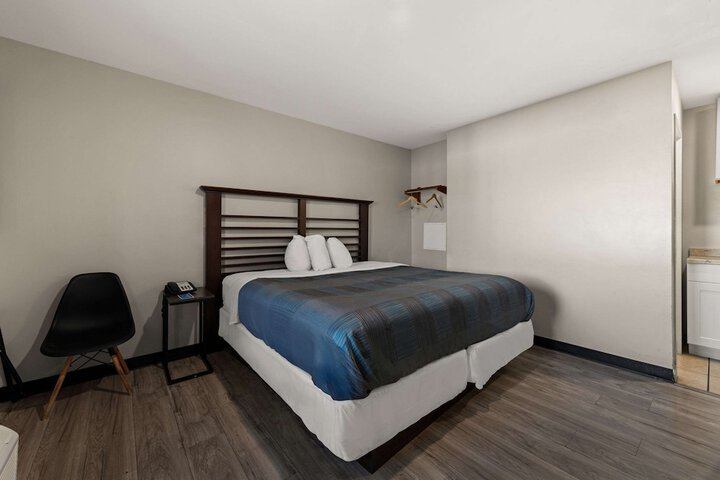 2 Double Beds (5 of 16)