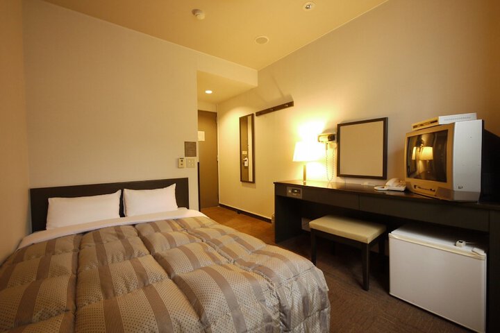 Room 6 of 25