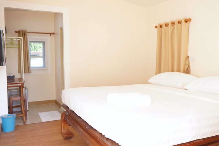 Room 6 of 15