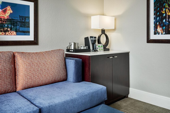 Room 93 of 173
