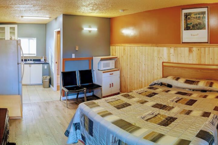 Room 52 of 68