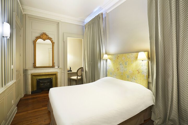 Room 30 of 61