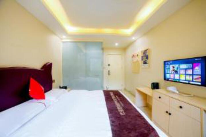 Room 8 of 8