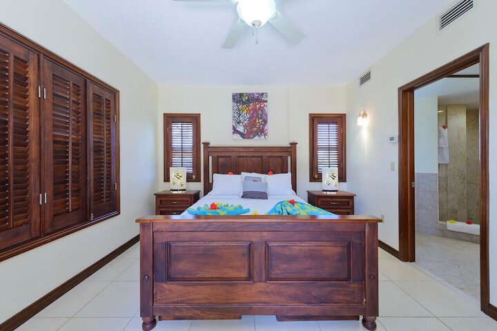 Room 40 of 328