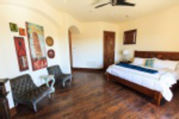 Room 305 of 552