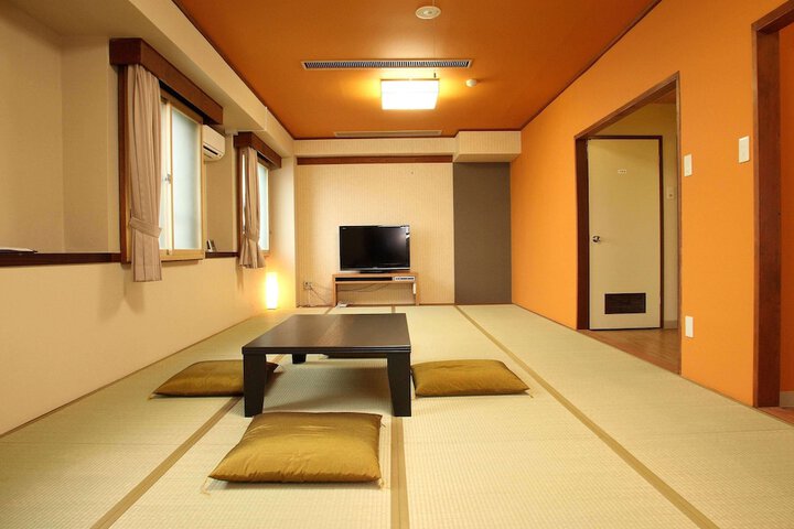 Room 12 of 40