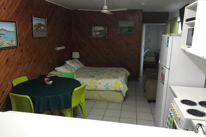 Room 8 of 33