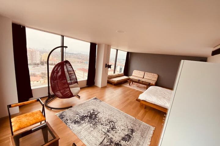 Room 10 of 18