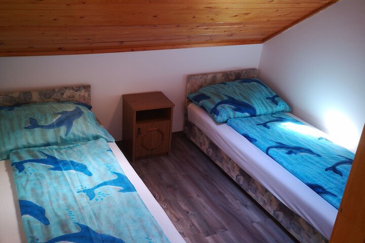 Room 5 of 60