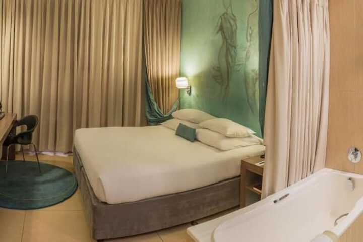 Room 20 of 72