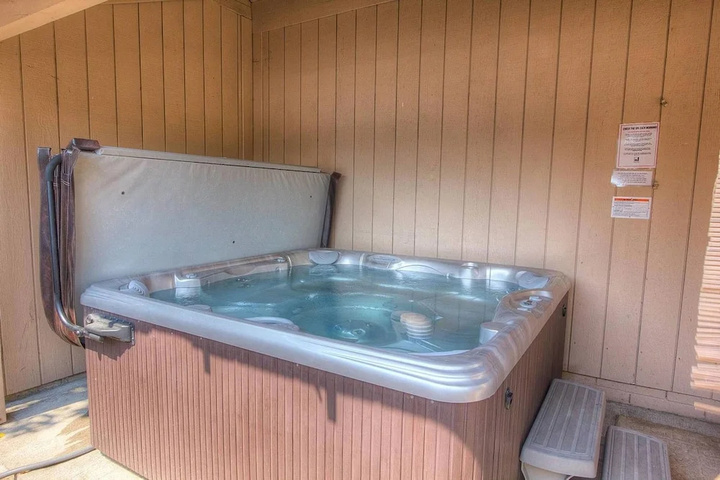Pool 10 of 16