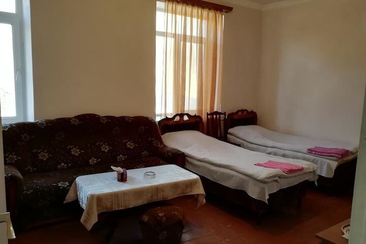 Room 9 of 14