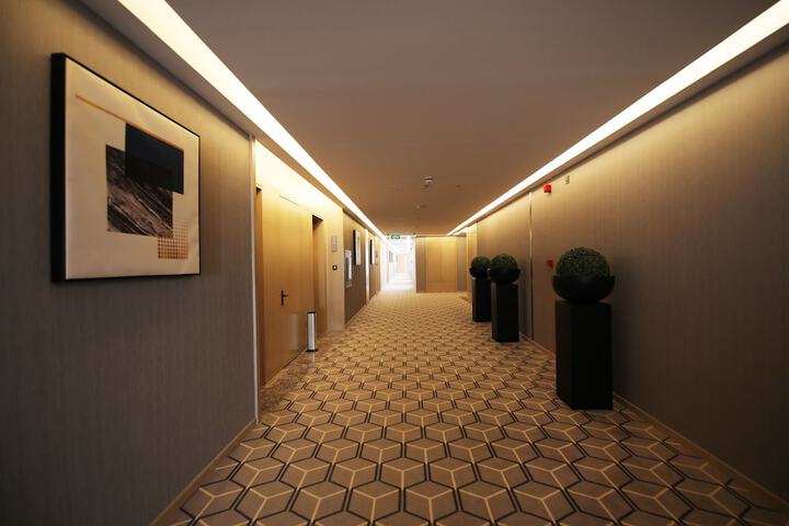 Ballroom/Hall 72 of 78
