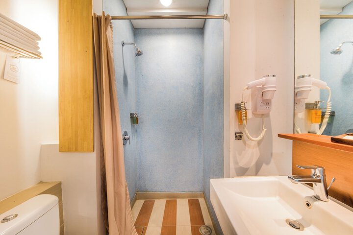 Room 72 of 168