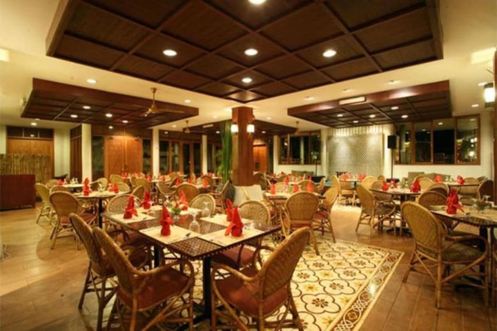 Dining 44 of 54