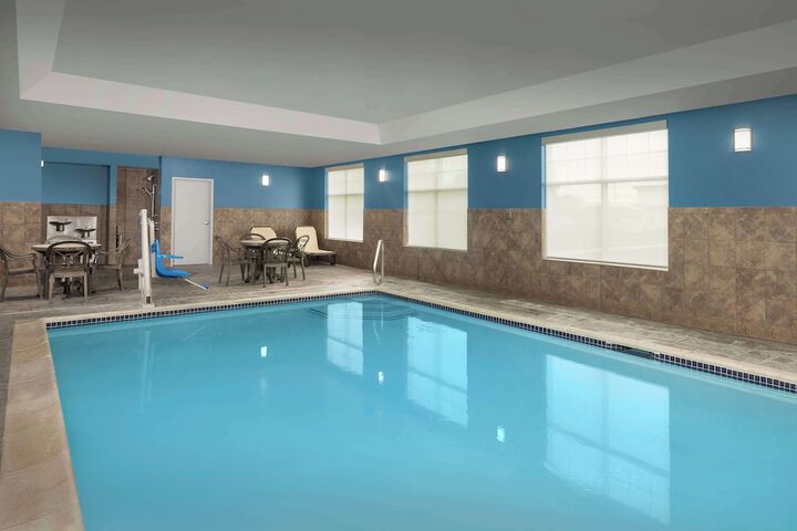 Pool 20 of 28