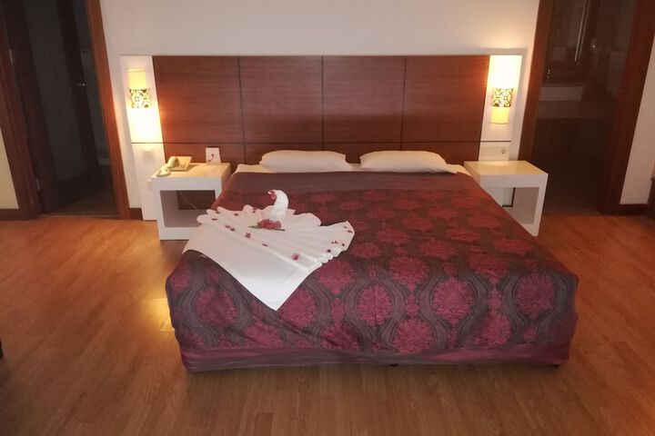 Room 11 of 120