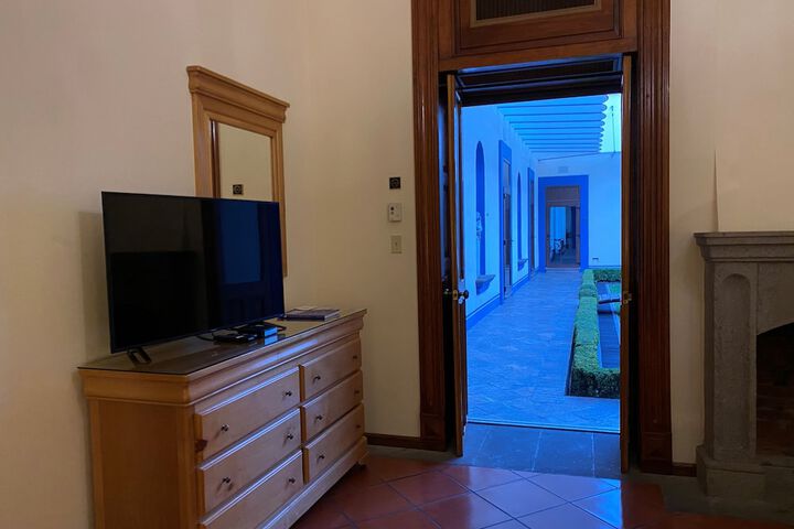 Room 23 of 87