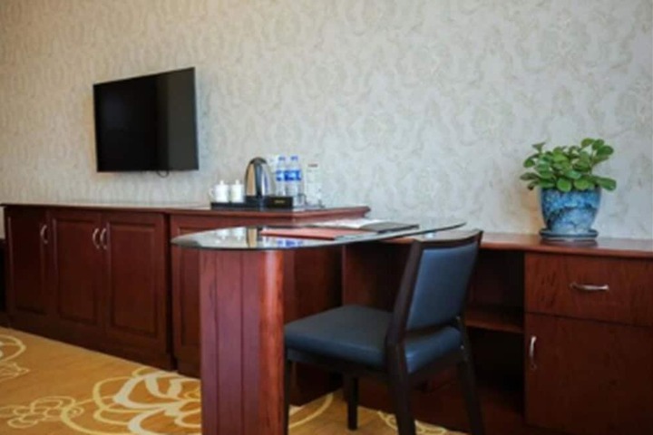 Room 16 of 50