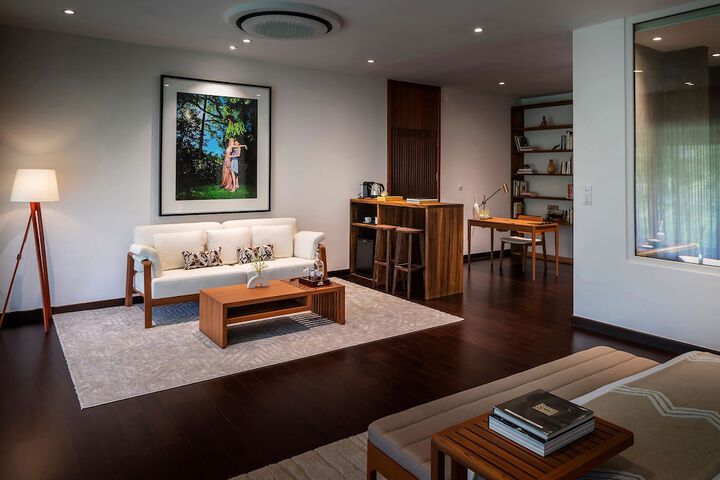 Room 5 of 49