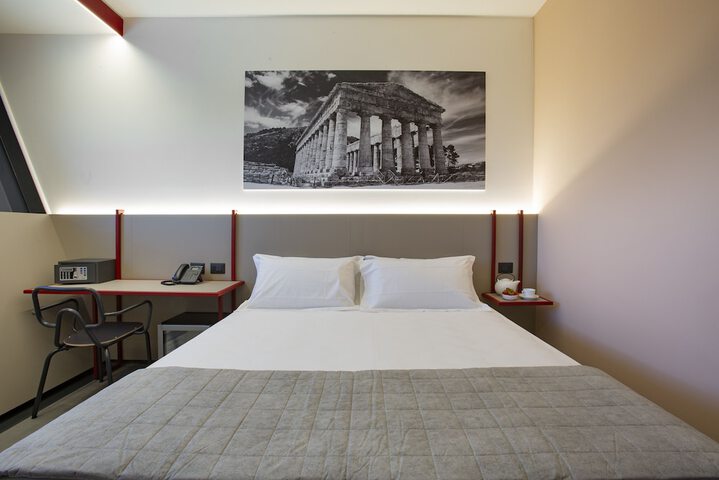 Room 12 of 123