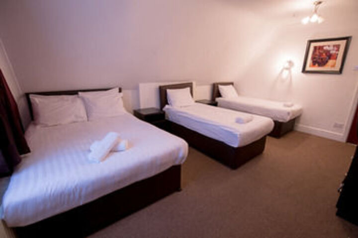 Room 17 of 37