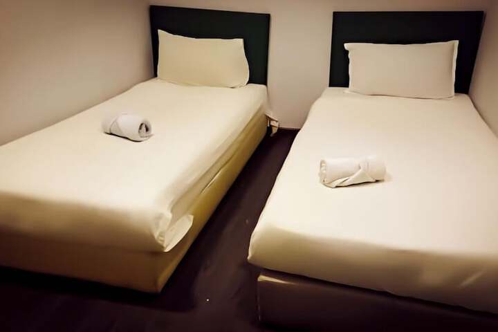 Room 43 of 50