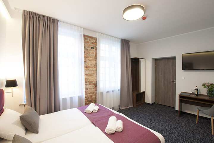 Room 17 of 49