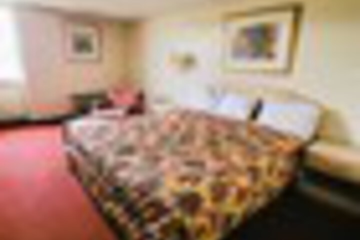 Room 11 of 144