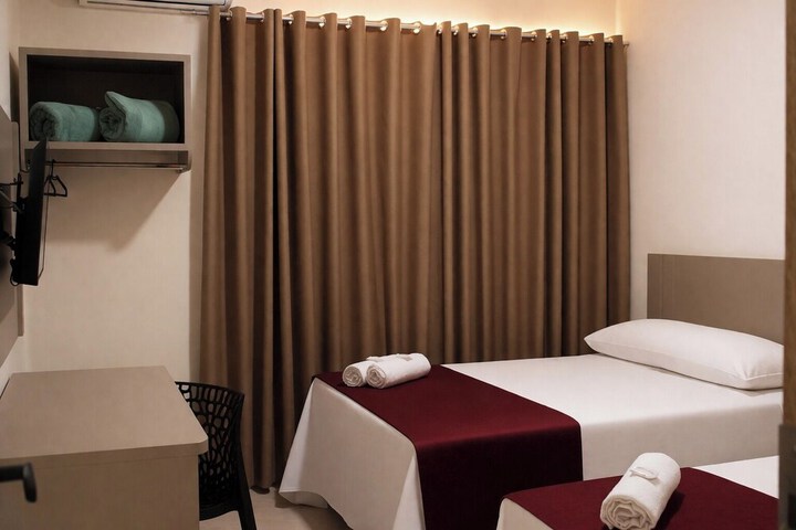 Room 11 of 21