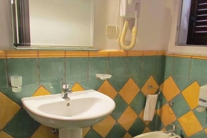 Room 14 of 23