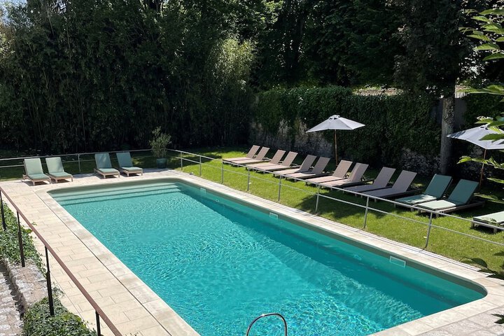 Pool Hotel