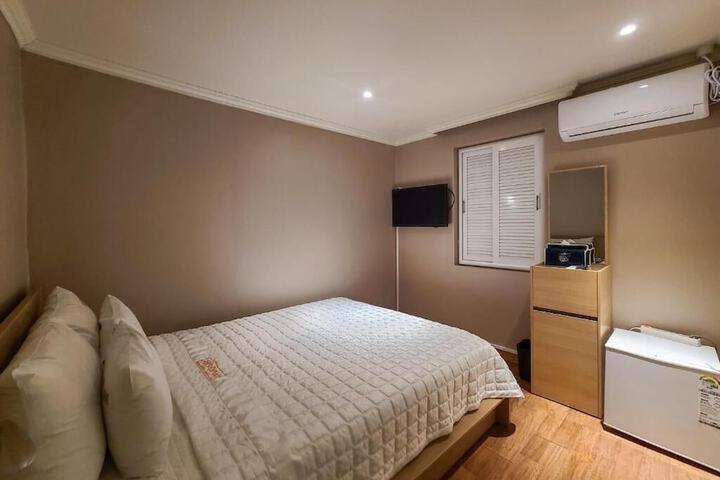 Room 18 of 36