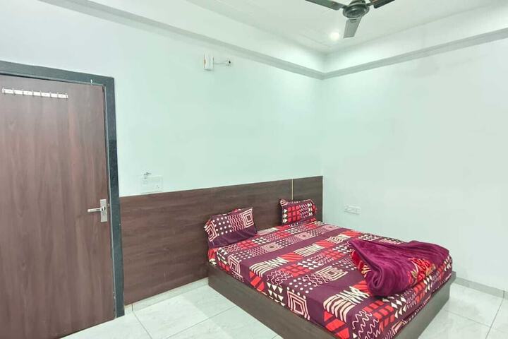 Room 5 of 35