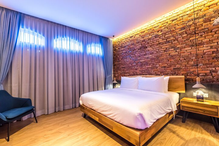 Room 5 of 28