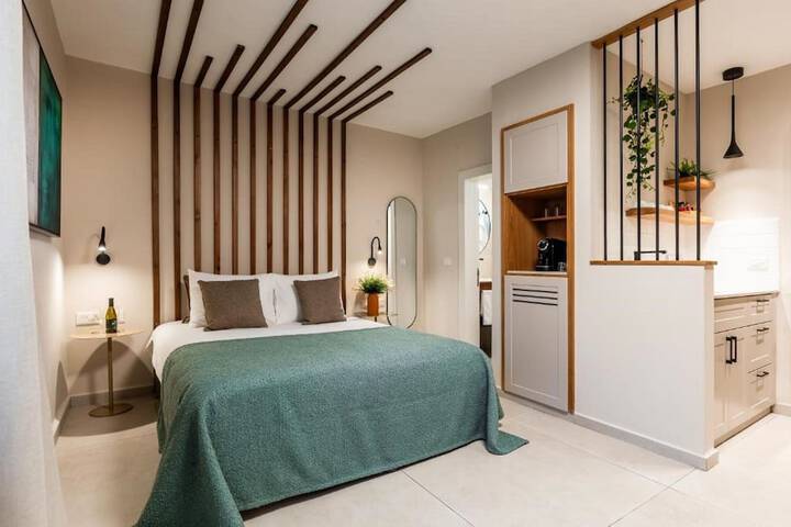 Room 10 of 65