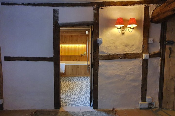 Room 6 of 52