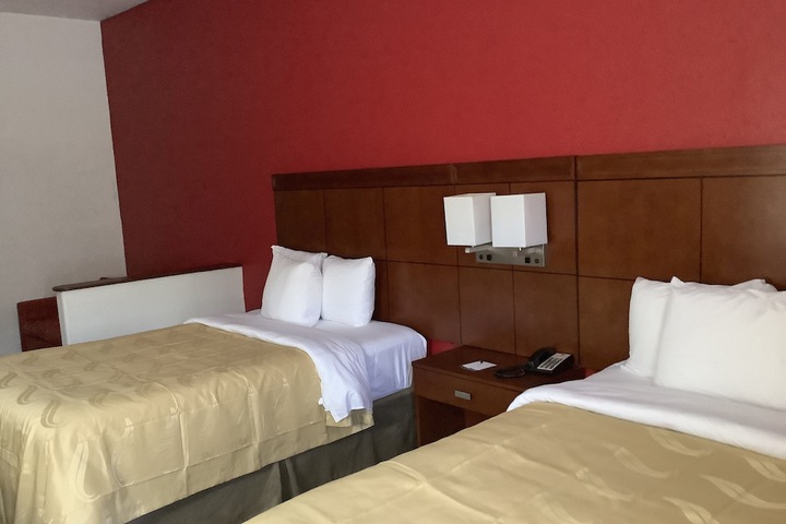 2 Double Beds (18 of 20)