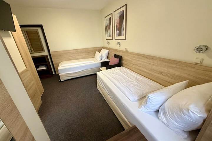 Room 64 of 136