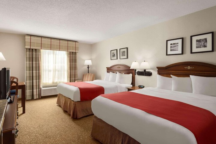 2 Queen Beds Accessible (1 of 6)