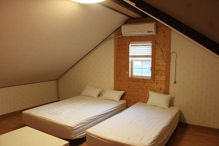 Room 17 of 47