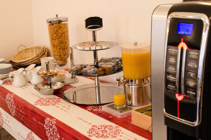 Breakfast/Coffee Service 27 of 40