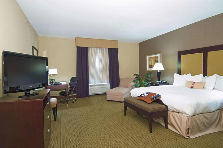 1 King Bed (12 of 20)
