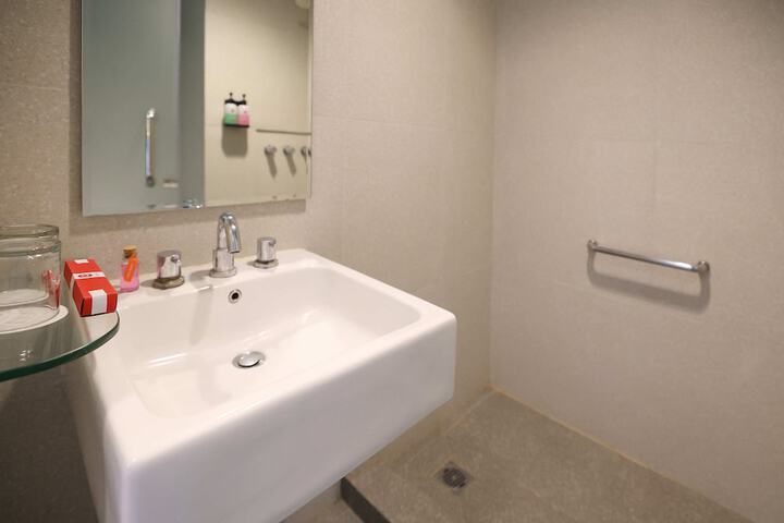 Clean Restrooms