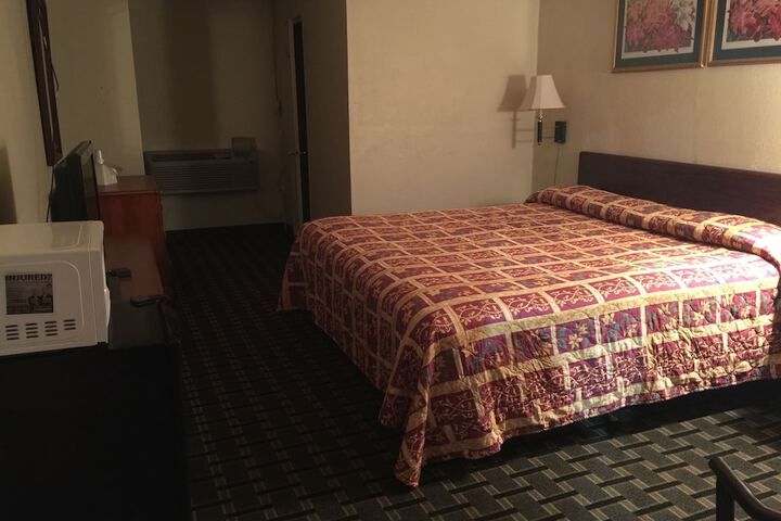 Room 5 of 17