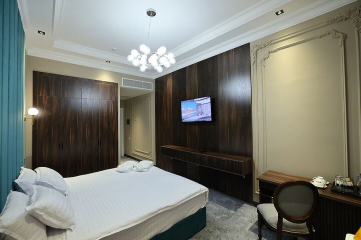 Room 8 of 31