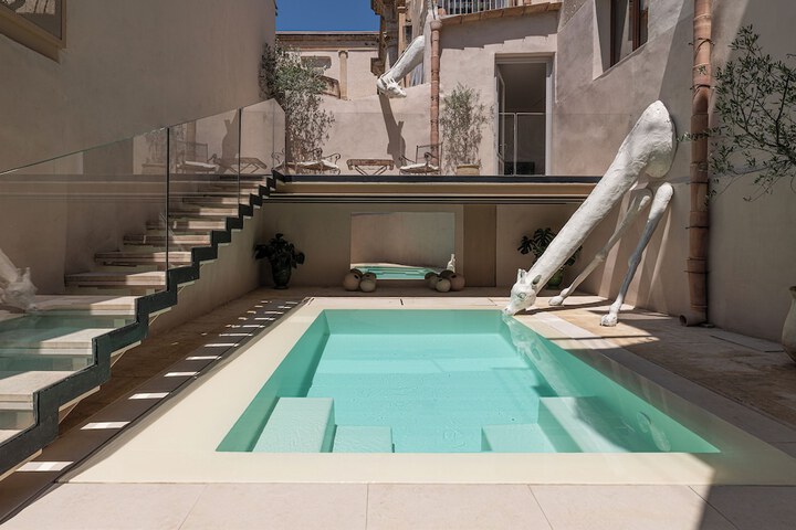 Pool 70 of 101